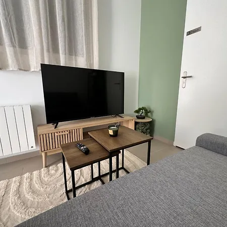 Eden Apartment *